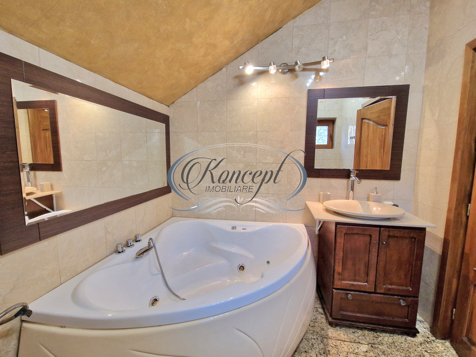 Apartament spatios pe doua niveluri in zona Semicentrala