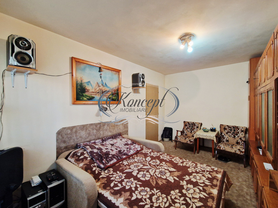 Apartament spatios cu balcon inchis si beci in Manastur zona Supeco