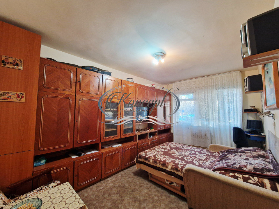 Apartament spatios cu balcon inchis si beci in Manastur zona Supeco