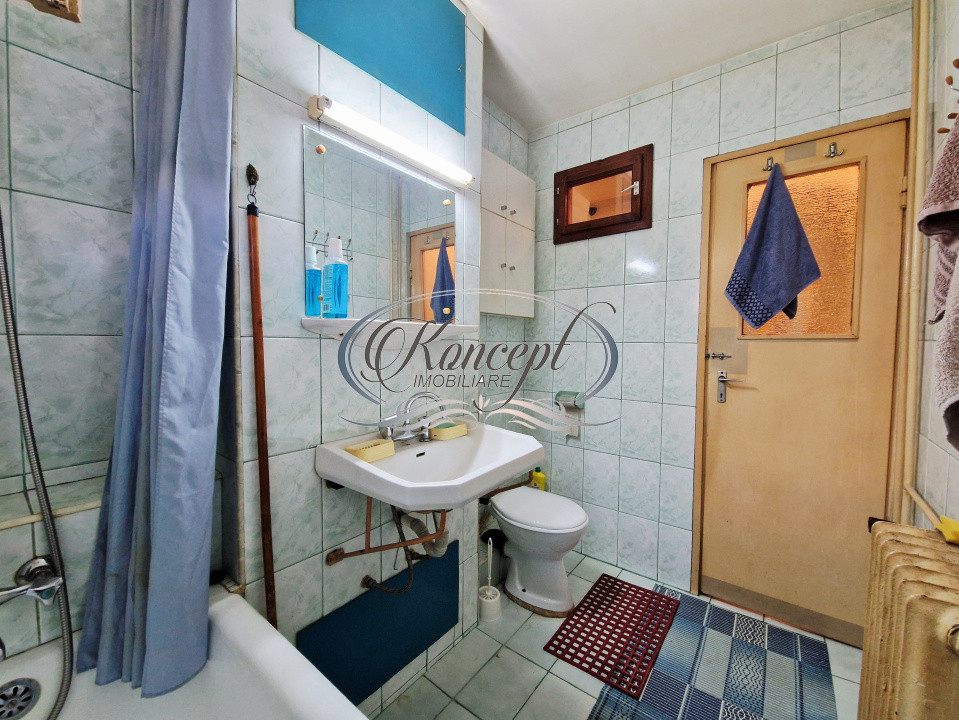 Apartament spatios cu balcon inchis si beci in Manastur zona Supeco