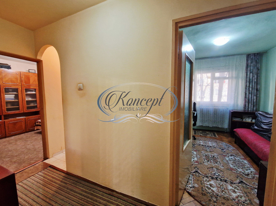 Apartament spatios cu balcon inchis si beci in Manastur zona Supeco