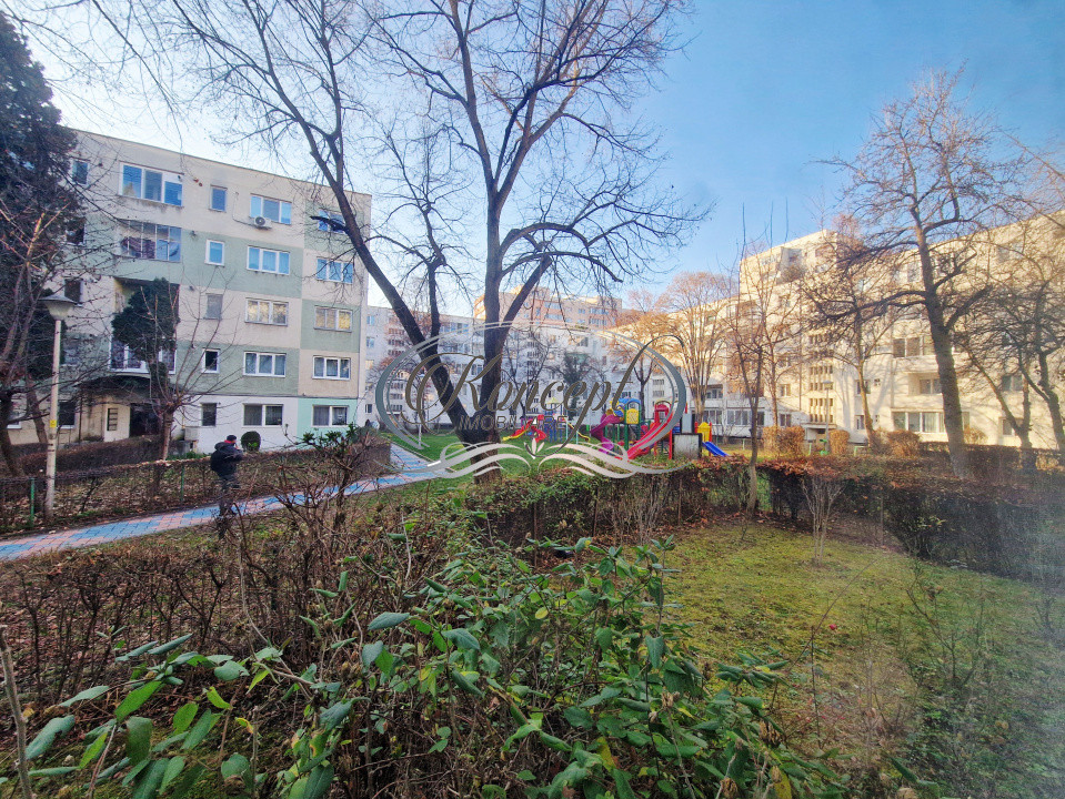 Apartament spatios cu balcon inchis si beci in Manastur zona Supeco