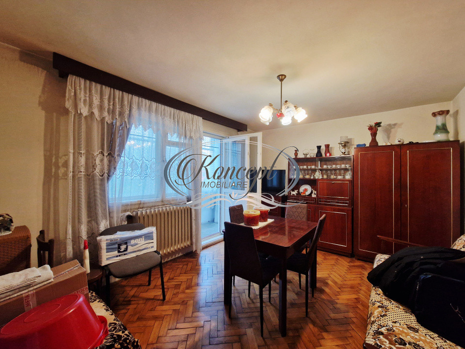 Apartament spatios cu balcon inchis si beci in Manastur zona Supeco