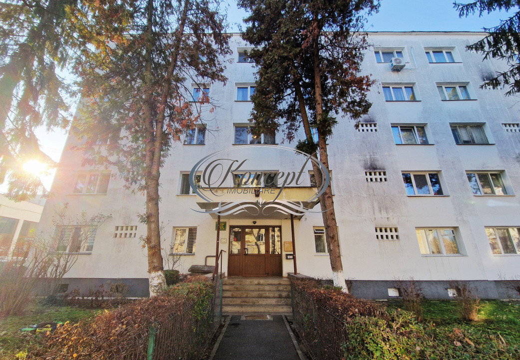 Apartament spatios cu balcon inchis si beci in Manastur zona Supeco