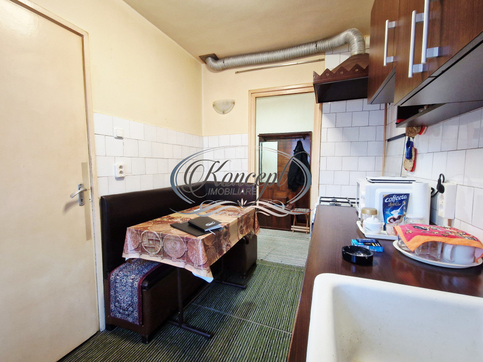 Apartament spatios cu balcon inchis si beci in Manastur zona Supeco