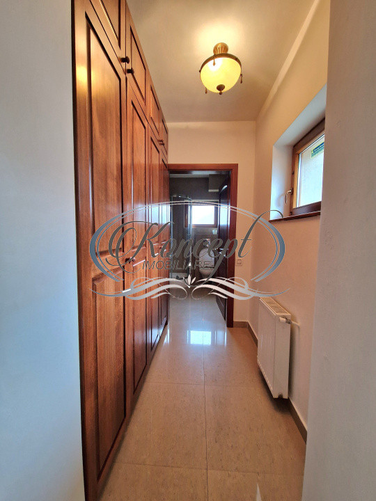 Casa individuala cu gradina si 5 locuri de parcare, cartier Europa