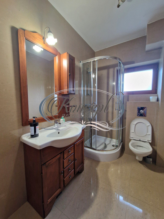 Casa individuala cu gradina si 5 locuri de parcare, cartier Europa