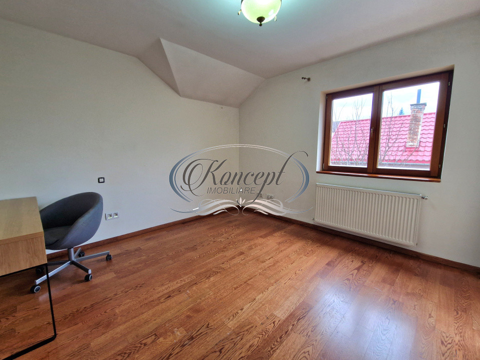 Casa individuala cu gradina si 5 locuri de parcare, cartier Europa