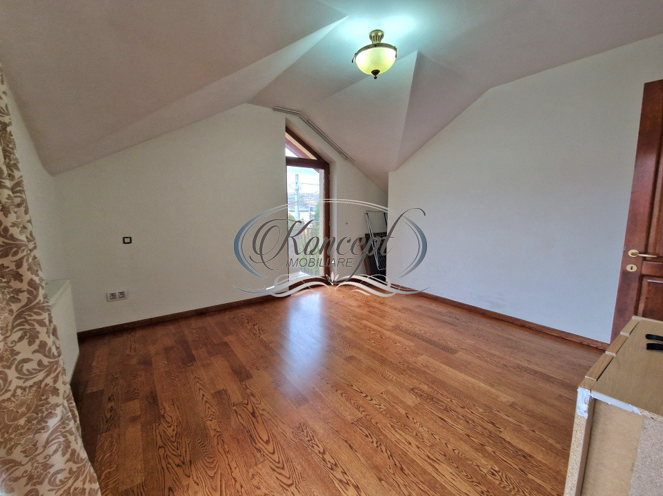 Casa individuala cu gradina si 5 locuri de parcare, cartier Europa