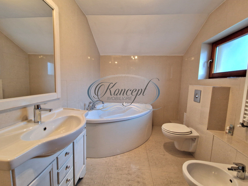 Casa individuala cu gradina si 5 locuri de parcare, cartier Europa