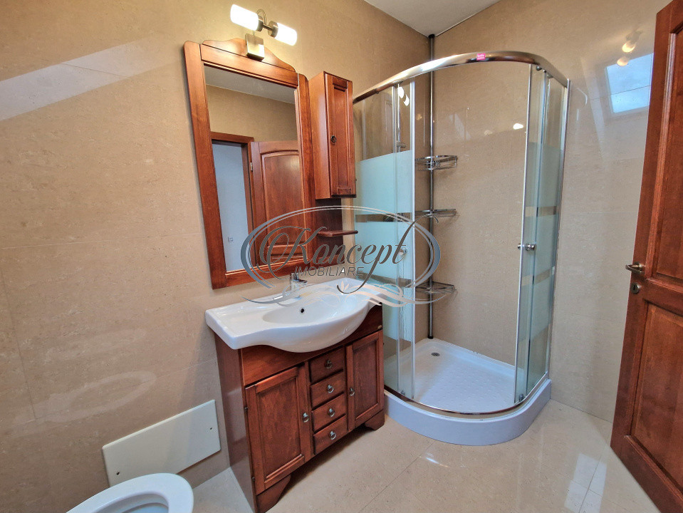 Casa individuala cu gradina si 5 locuri de parcare, cartier Europa