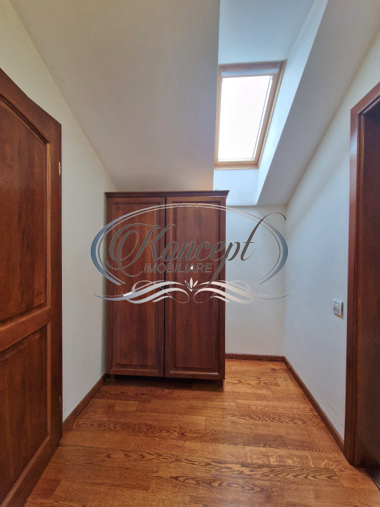 Casa individuala cu gradina si 5 locuri de parcare, cartier Europa