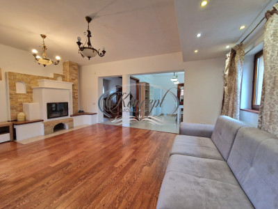 Casa individuala cu gradina si 5 locuri de parcare, cartier Europa