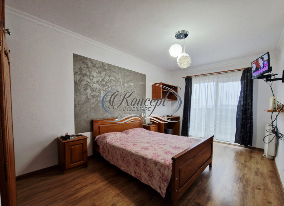 Apartament decomandat, la cheie, cu parcare zona Vivo