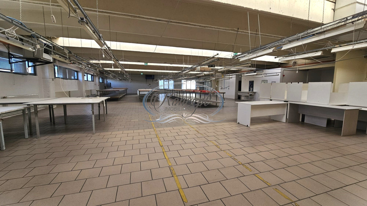 Spatiu industrial cu birouri pe Bulevardul Muncii
