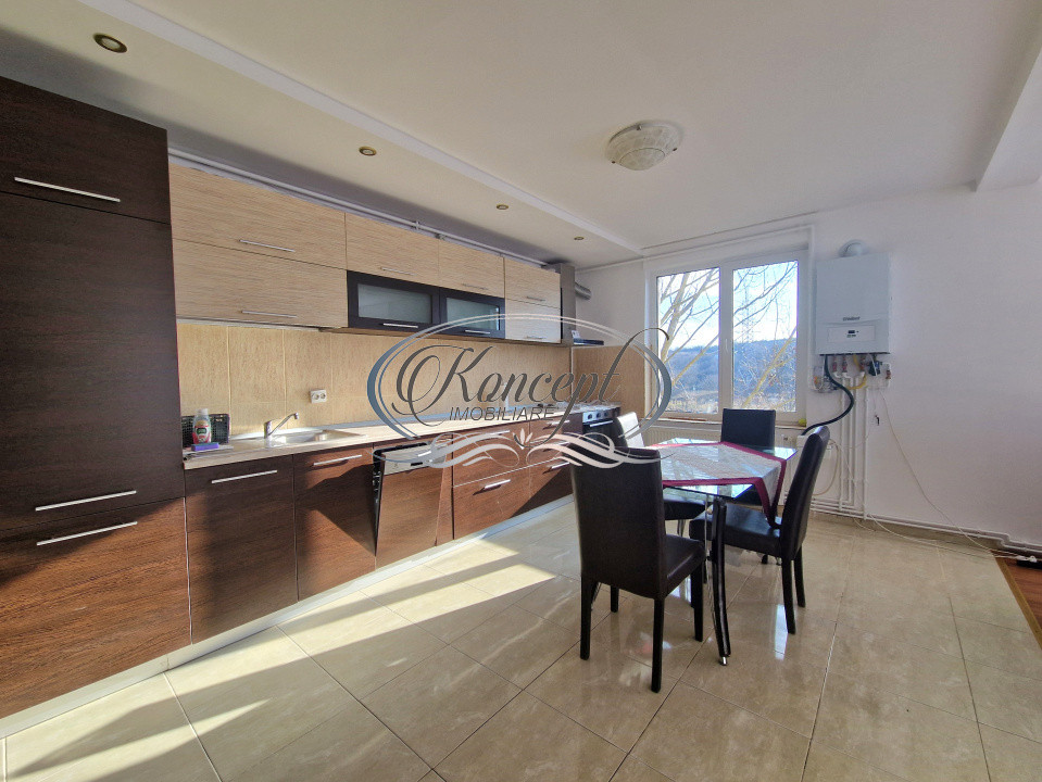 Apartament spatios cu parcare, in zona Bazei Sportive Gheorgheni