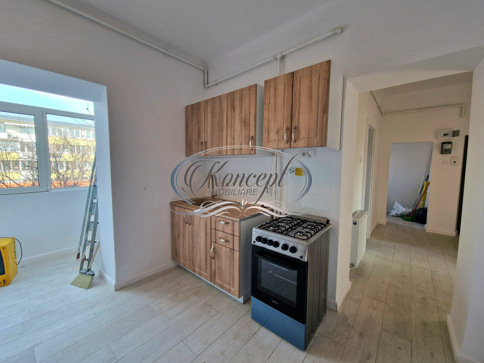 Proprietate renovata cu boxa generoasa pe Bulevardul 21 Decembrie