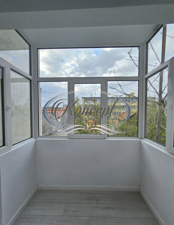 Proprietate renovata cu boxa generoasa pe Bulevardul 21 Decembrie