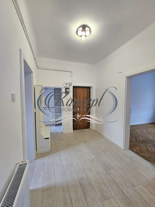 Proprietate renovata cu boxa generoasa pe Bulevardul 21 Decembrie