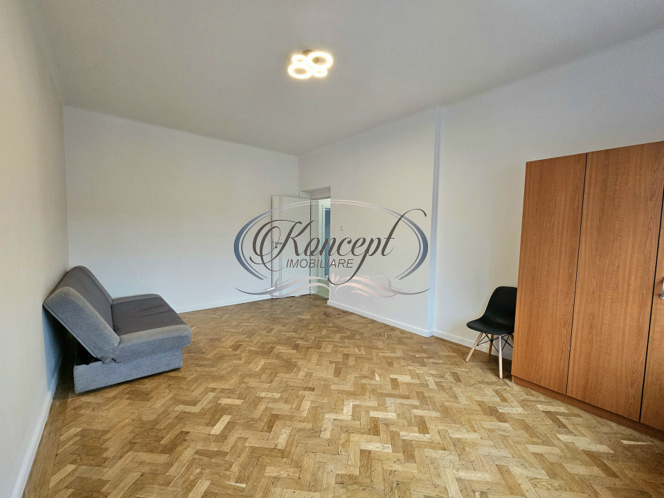 Proprietate renovata cu boxa generoasa pe Bulevardul 21 Decembrie