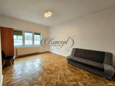 Proprietate renovata cu boxa generoasa pe Bulevardul 21 Decembrie