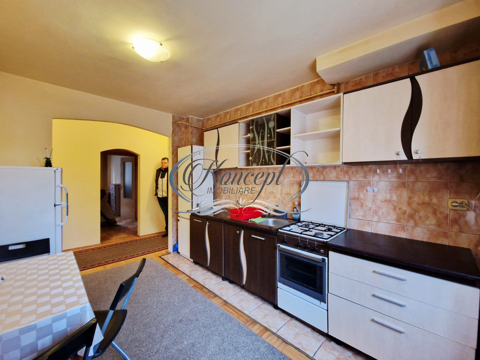 Apartament decomandat, zona Golden Tulip