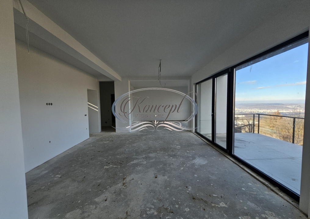 Locuinta D+P+1 Feleacu cu spatii vitrate ample