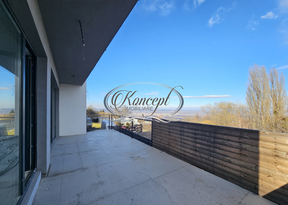 Locuinta D+P+1 Feleacu cu spatii vitrate ample