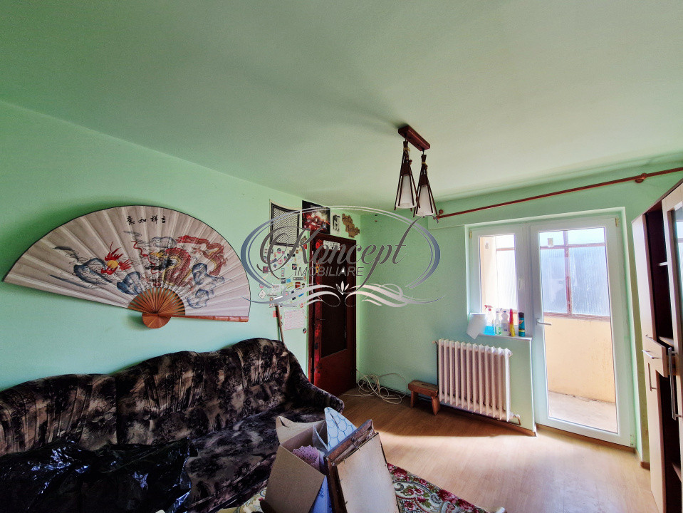 Apartament cu potential, orientare sud-est, 2 balcoane, zona Parang 