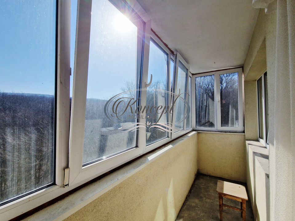 Apartament cu potential, orientare sud-est, 2 balcoane, zona Parang 