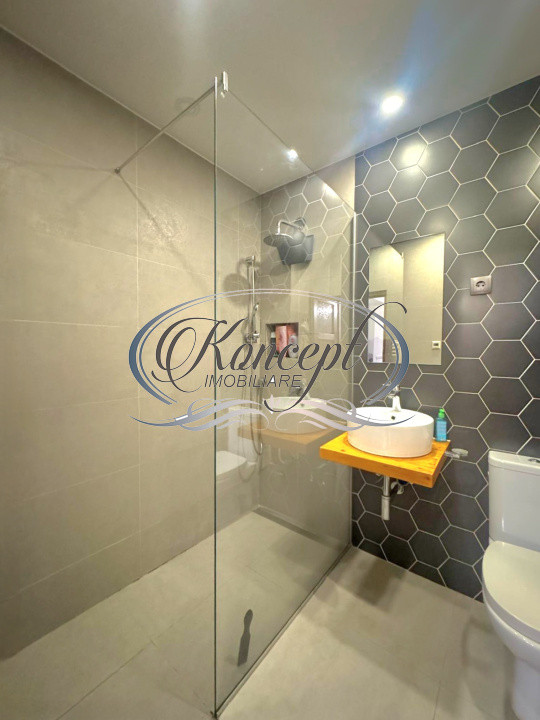 Apartament cu balcon si garaj pe strada Bistritei