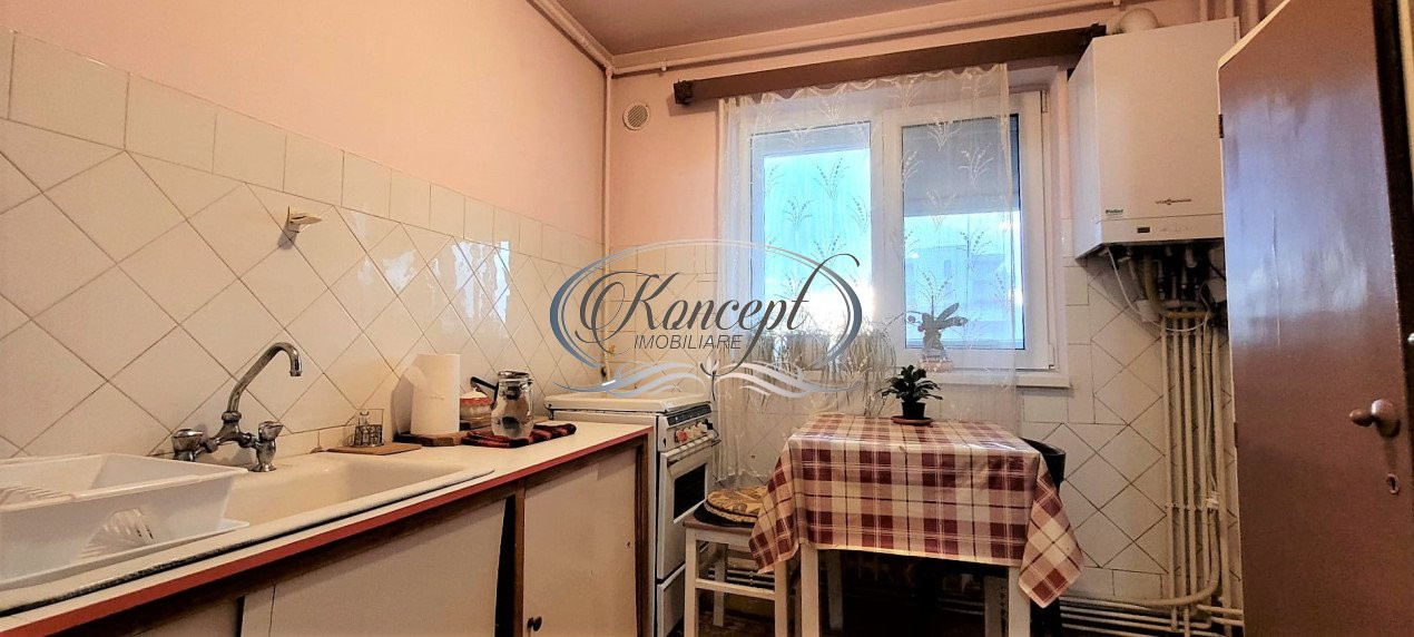 Apartament la etaj itermediar, zona Piata Flora