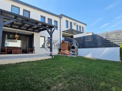 Duplex elegant cu 3 dormitoare si curte generoasa in Voronet