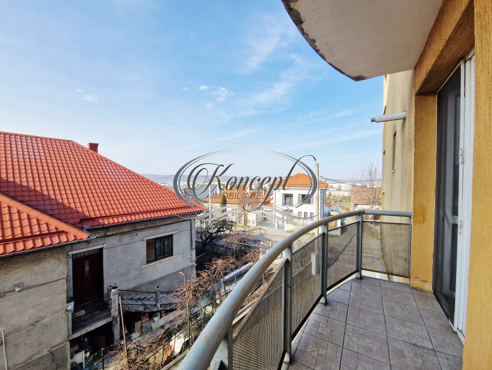 Apartament luminos in Andrei Muresanu, in vila cu parcare acoperita 