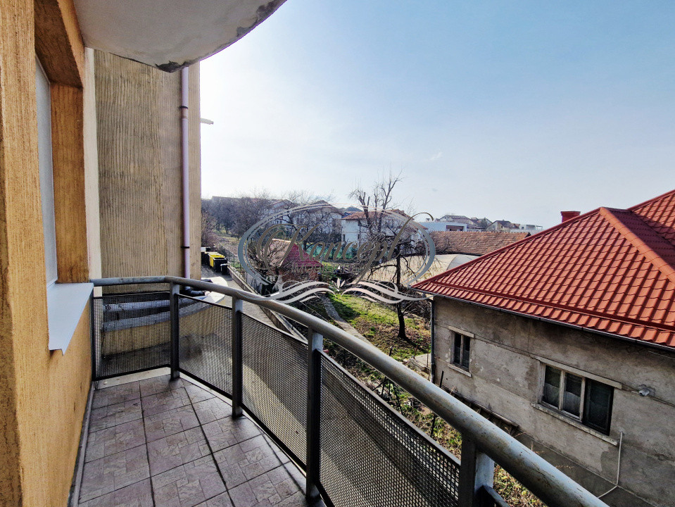 Apartament luminos in Andrei Muresanu, in vila cu parcare acoperita 