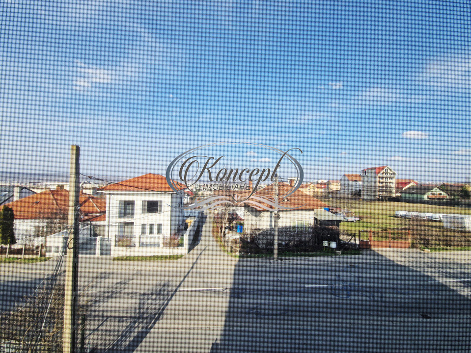 Apartament luminos in Andrei Muresanu, in vila cu parcare acoperita 