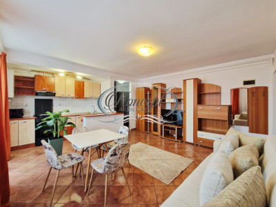 Apartament luminos in Andrei Muresanu, in vila cu parcare acoperita 