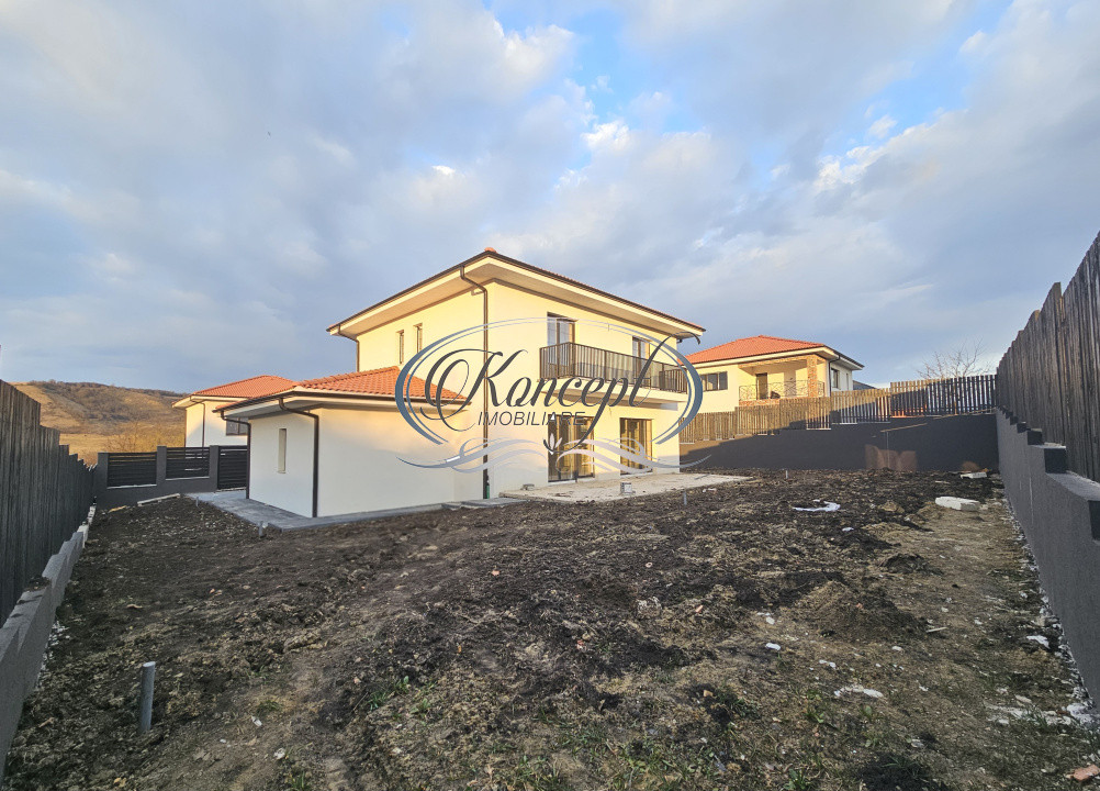 Casa spatioasa cu garaj in Chinteni