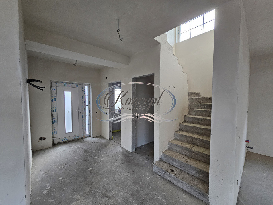 Casa spatioasa cu garaj in Chinteni