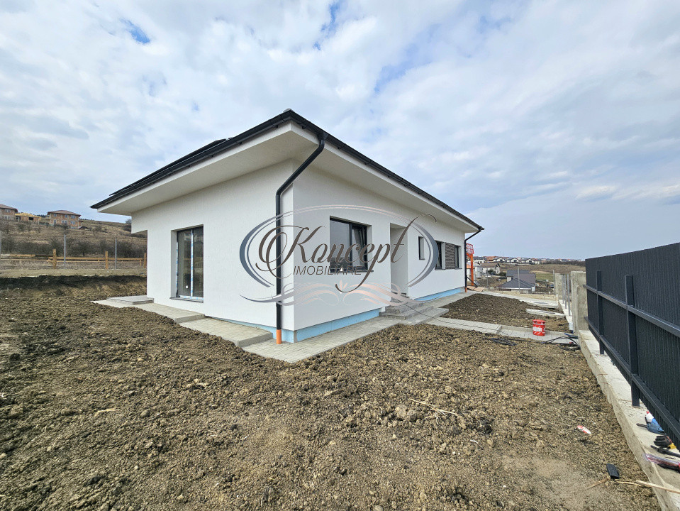 Casa eficienta energetic, noua, cu pod mansardabil generos