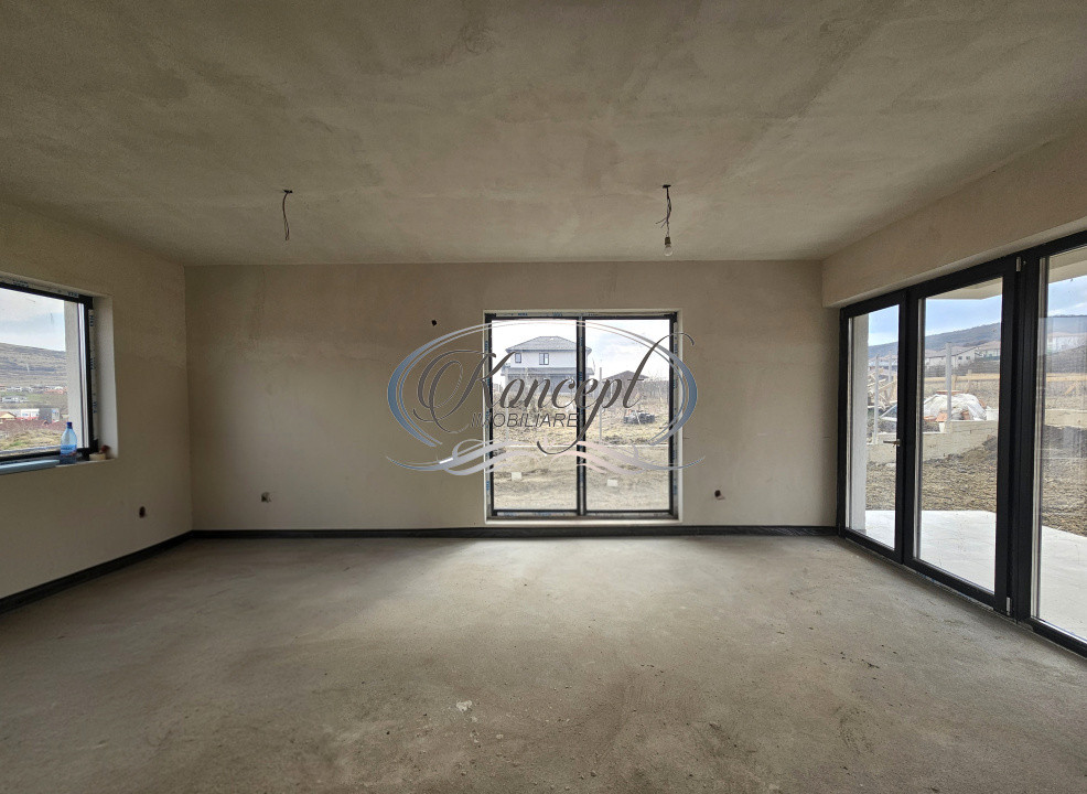 Casa eficienta energetic, noua, cu pod mansardabil generos