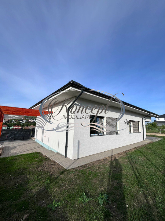 Casa eficienta energetic, noua, cu pod mansardabil generos