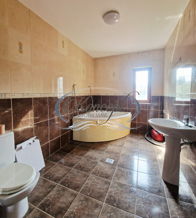 Apartament spatios si cu potential in Andrei Muresanu