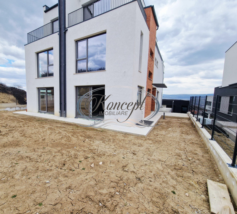 Duplex premium cu rooftop panoramic, in Voronet