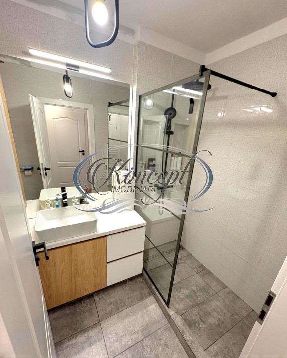 Apartament spatios cu 2 terase si parcare