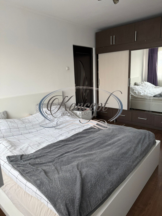 Locuinta confortabila la etaj intermediar, cu balcon inchis si AC