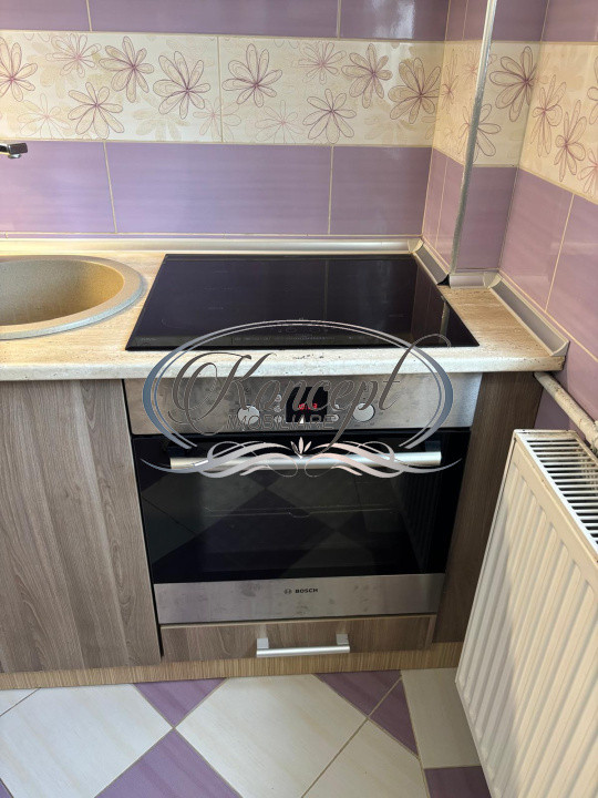 Locuinta confortabila la etaj intermediar, cu balcon inchis si AC