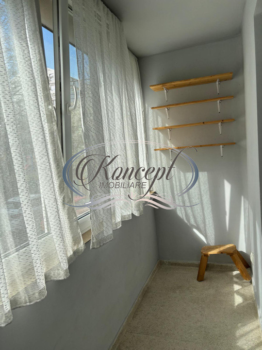 Locuinta confortabila la etaj intermediar, cu balcon inchis si AC