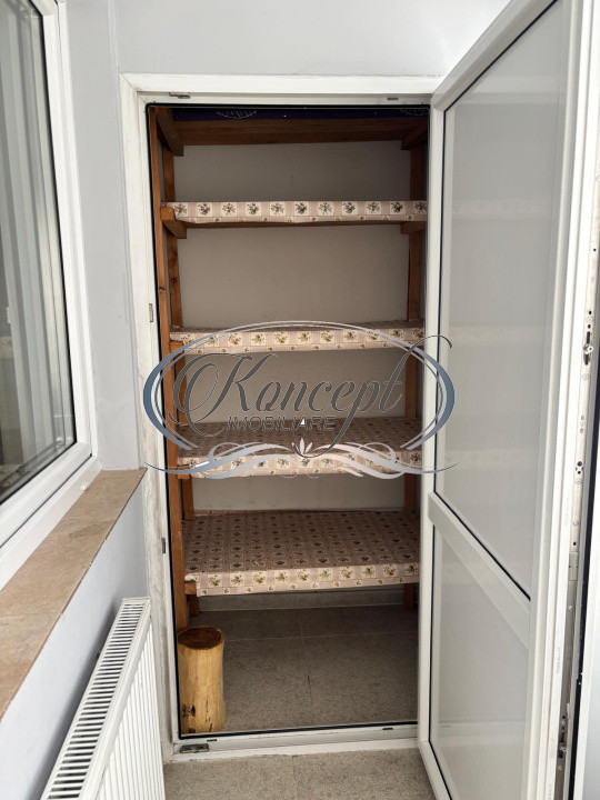 Locuinta confortabila la etaj intermediar, cu balcon inchis si AC