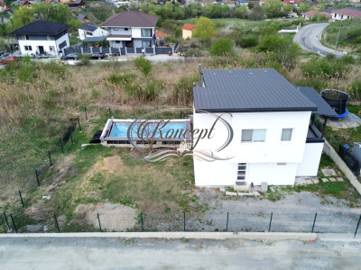 Casa individuala in Dezmir cu panorama spre aeroport